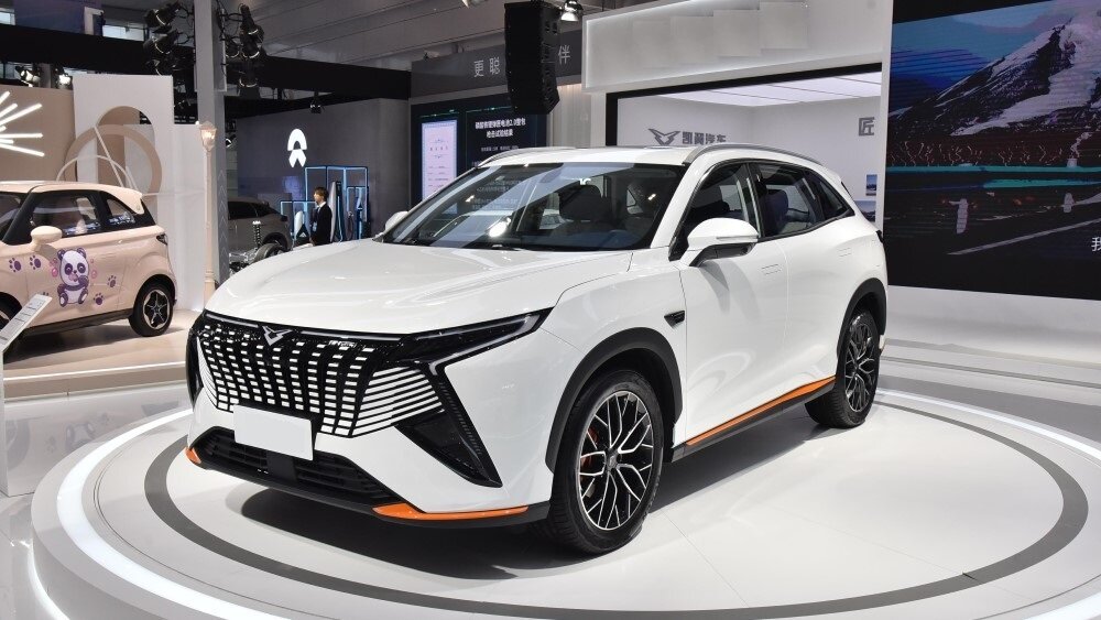 X7 - новый кроссовер российского производства. Источник иллюстрации - Яндекс.Картинки