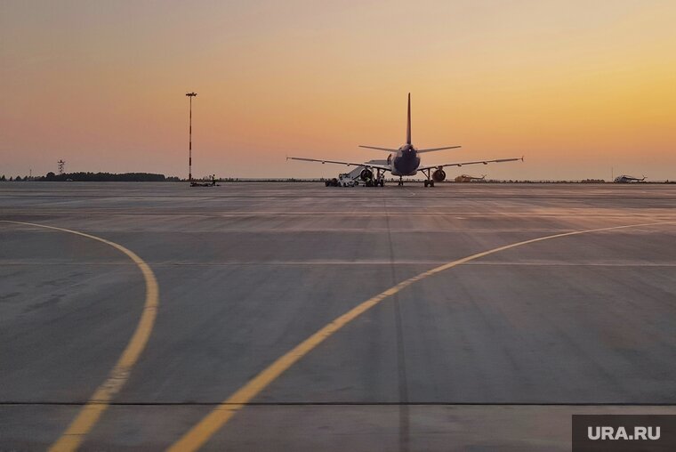    ЕС запретил поставки запчастей для самолетов в Россию