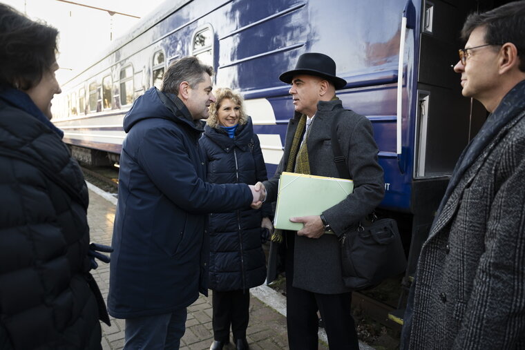    Ален Берсе планирует встречу с Владимиром Зеленским