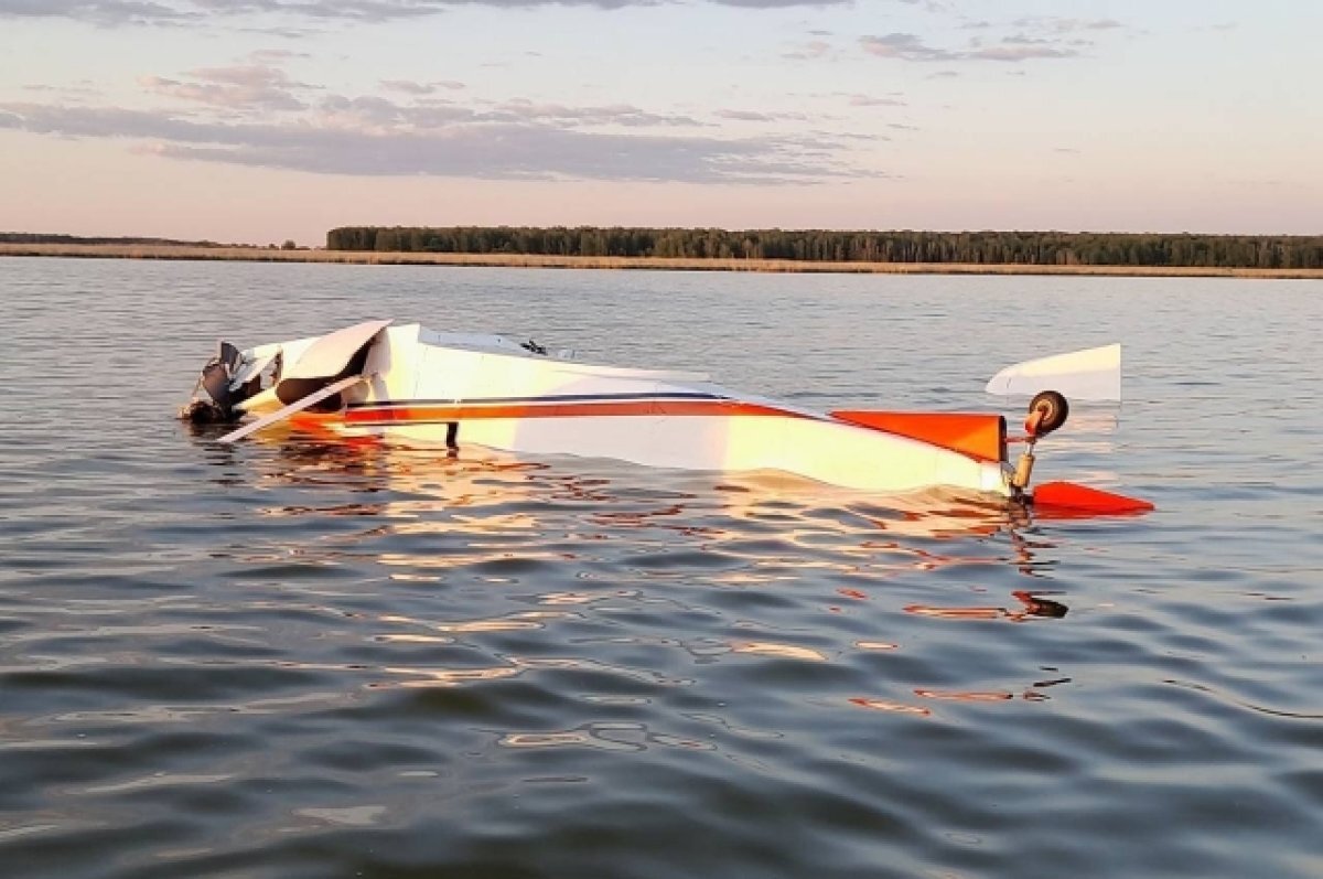    В Ишиме собираются судить пилота, посадившего самолет в озеро