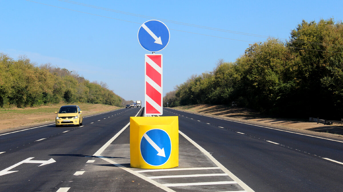 Трасса М-2 "Крым" после расширения на участке км 422 - км 437 в Кромском районе. Таким же будет трасса между Орлом и Мценском. Фото от Росавтодора.