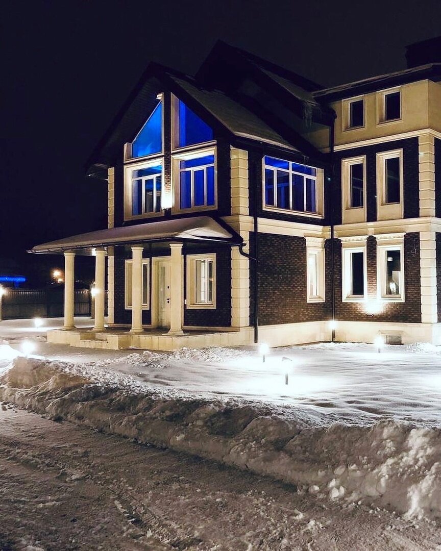 Коттедж для комфортного отдыха компании из 15-20 человек в 12 км от МКАД по Новосходненскому шоссе - смотрим что внутри, листаем галерею вправо