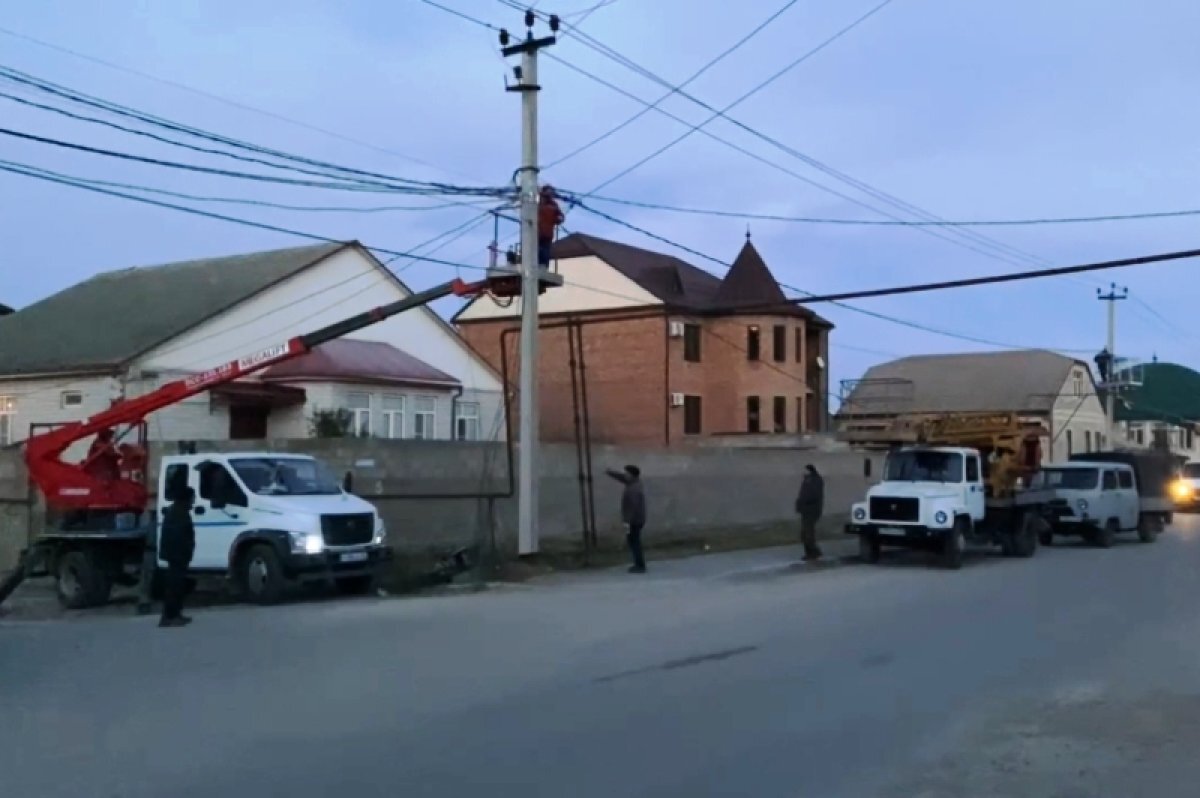    В поселке Семендер меняют опоры линий электропередачи и монтируют СИП