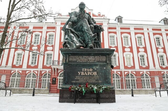    Граф Уваров инициировал преобразование Главного педагогического института в Санкт-Петербургский университет. Фото: Минпросвещения РФ