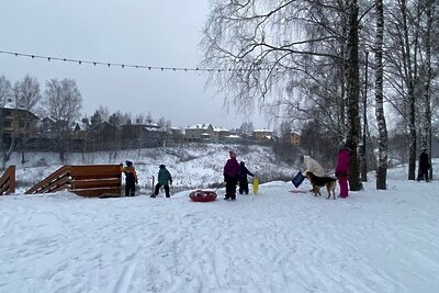    В домодедовском парке «Городской лес» начала работу тюбинговая трасса ©