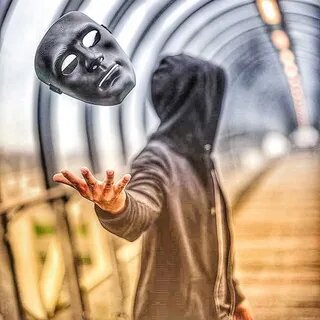 Меня приручили достаточно, чтоб показать свое истинное лицо.