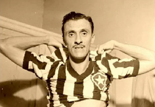 Полузащитник Данило является одним из лучших бразильских игроков в 50-е годы
