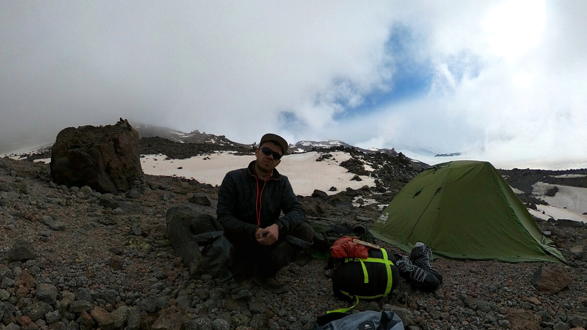 Ночь перед отступлением с Эльбруса.