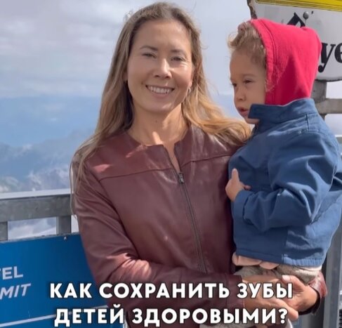 У некоторых деток уже в 4-5 лет бывают кривые зубки, кариес, либо тёмные пятна на зубах. Существует теория, что основные проблемы с зубами возникают из-за большого количества сахара в детском рационе.