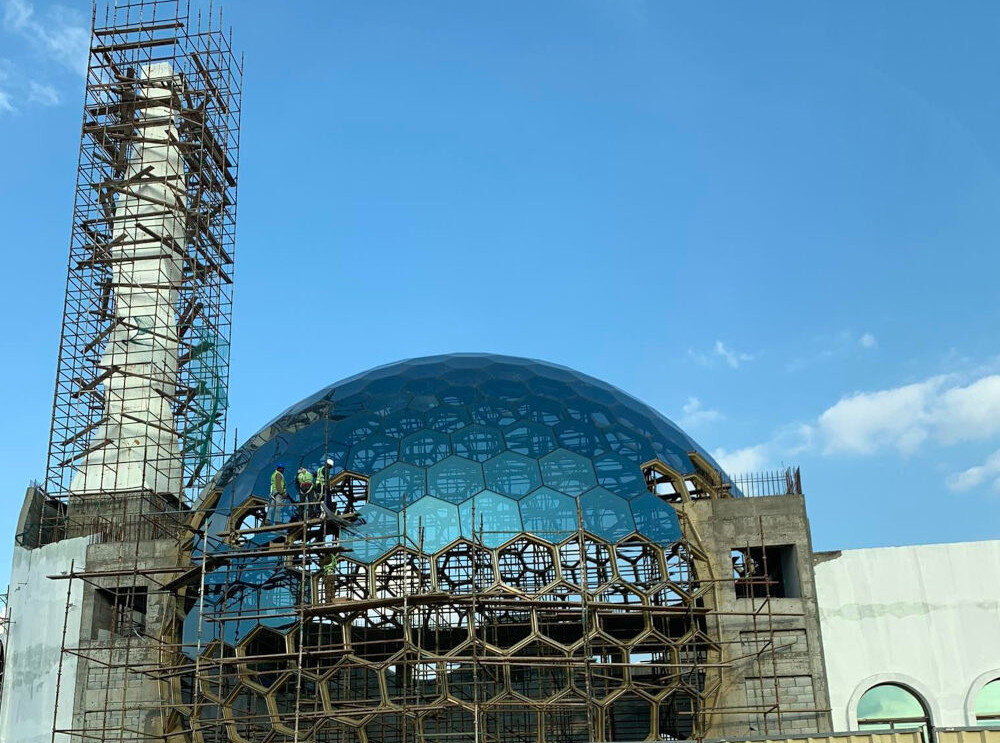 Мечеть на окраине города Al Dhaid в эмирате Шарджа (ОАЭ)