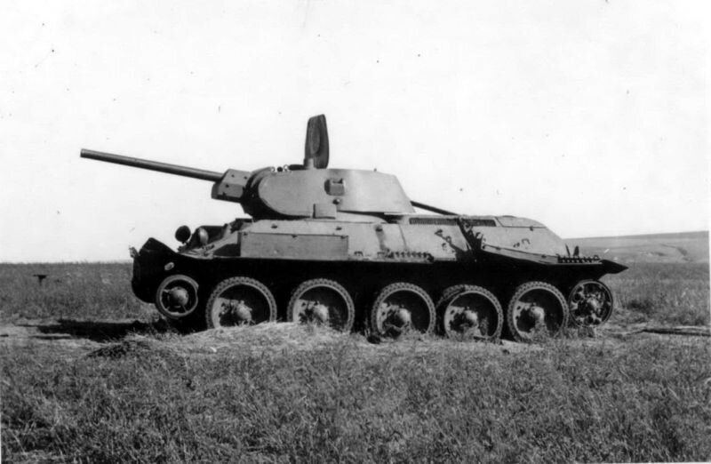 На фото танк не тот, но пусть будет, как иллюстрация (https://waralbum.ru/)