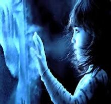 У дочки появилась странная подруга. Она ежедневно приходила к нам в гости, но мне ни разу так и не удалось её увидеть...