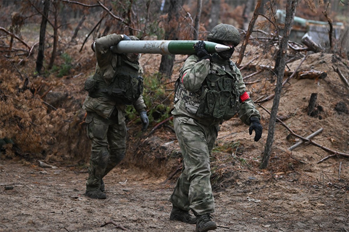    Военнослужащие гвардейского мотострелкового полка.