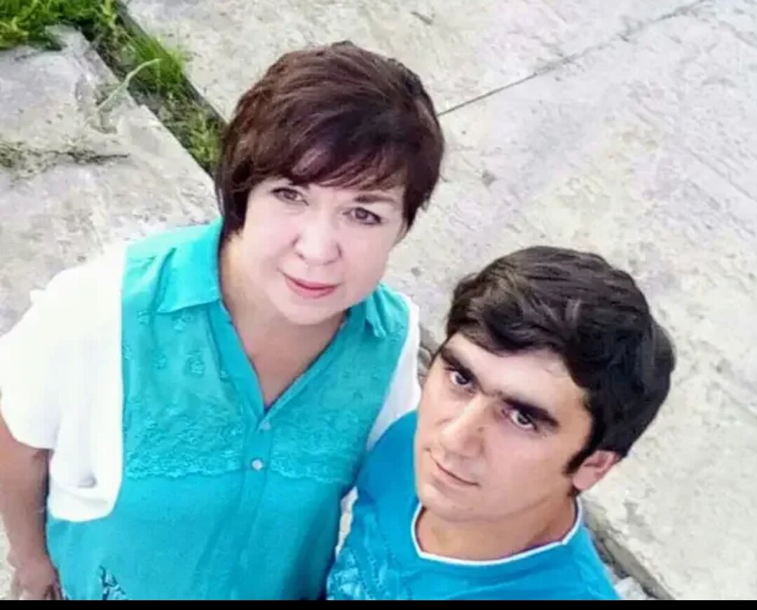 Таджикский муж жена. Жена таджика. Русский таджик. Таджикские женщины с мужем. Азиат кавказец.