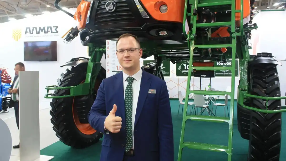 Фото: glavpahar.ruВладимир Адась - представитель компании Stara