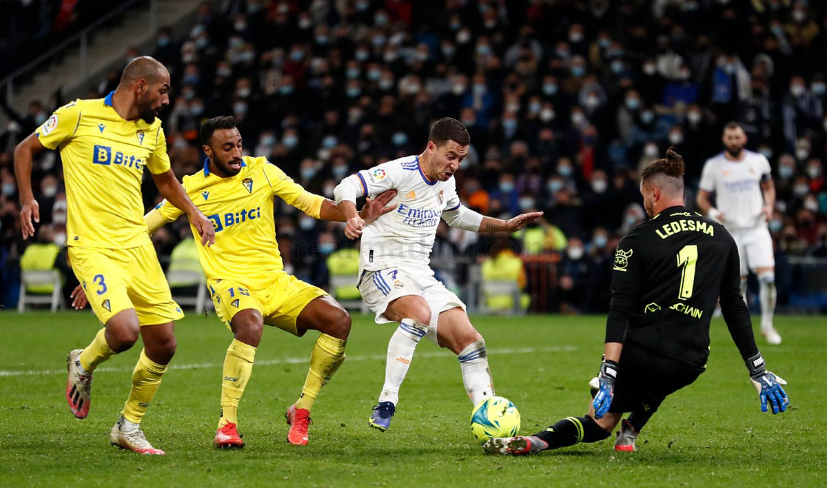 Реал мадрид кубок испании. Испания реал мадрид. Реал мадрид кадис обзор матча. Реал кадис 2022. Реал мадрид кадис обзор матча.