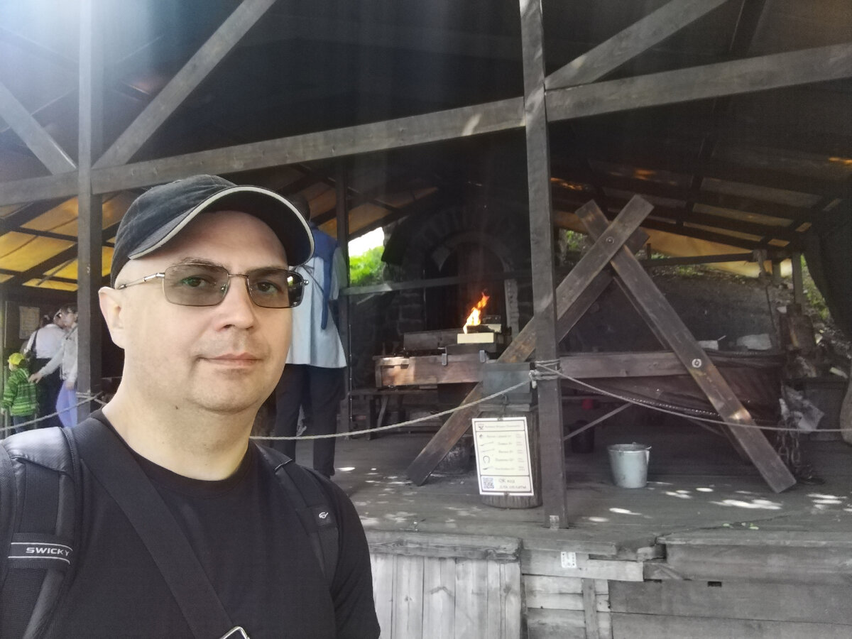 Селфи возле кузницы