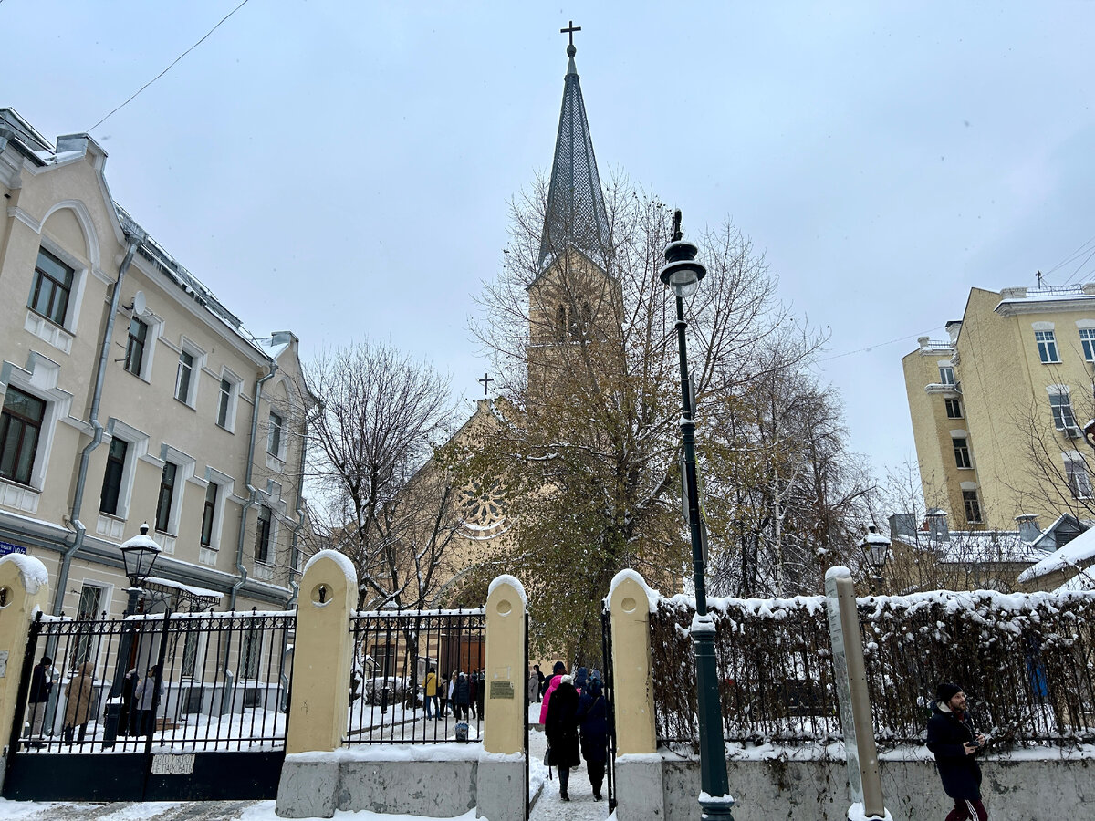 Кафедральный собор Святых Петра и Павла в Москве