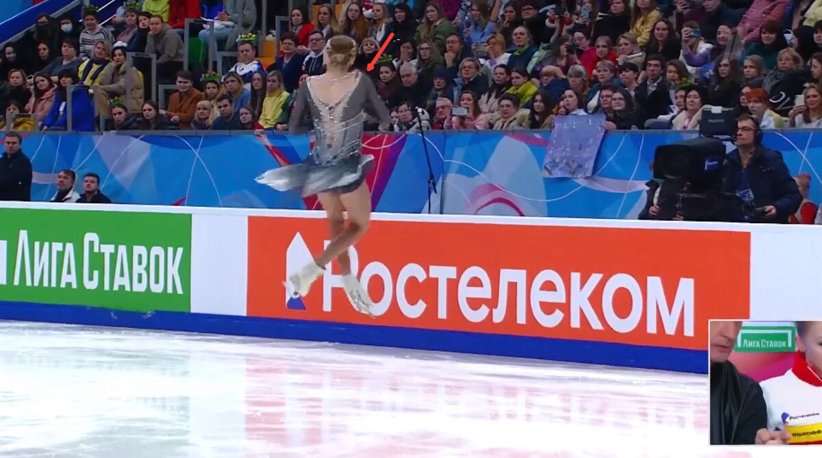 Софья Муравьева, тройной аксель в короткой программе на этапе Гран-При России по фигурному катанию (Москва), источник: 1tv.ru