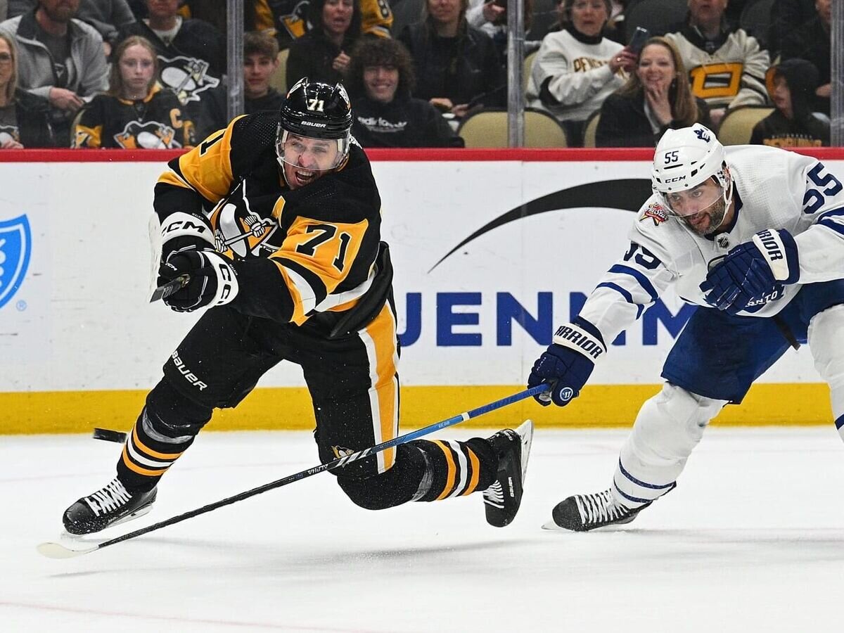    Хоккеист "Питтсбург Пингвинз" Евгений Малкин (слева)© Фото : nhl.com/penguins