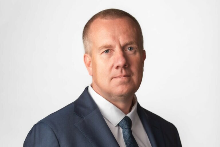    Управляющий директор АО «Уральская Сталь» Сергей Журавлев поздравил оренбурженок с Днем матери Кристина Просвиркина