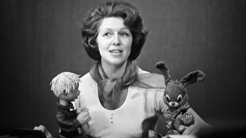     Впервые детская телевизионная передача «Спокойной ночи, малыши!» вышла в эфир 1 сентября 1964 года, однако её история началась в ноябре 1963-го, с момента её создания в Шаболовском телецентре РИА Новости