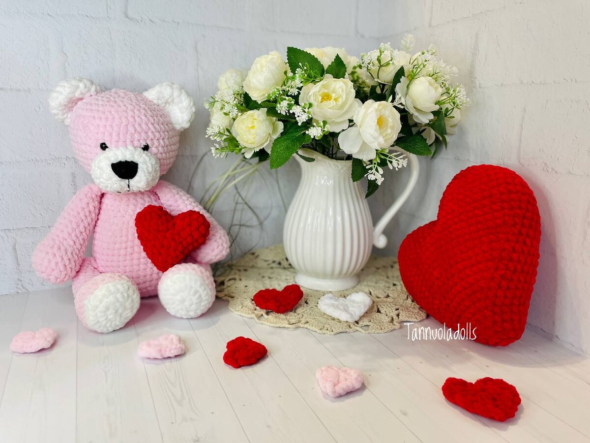 Я для мамы сшила мишку....