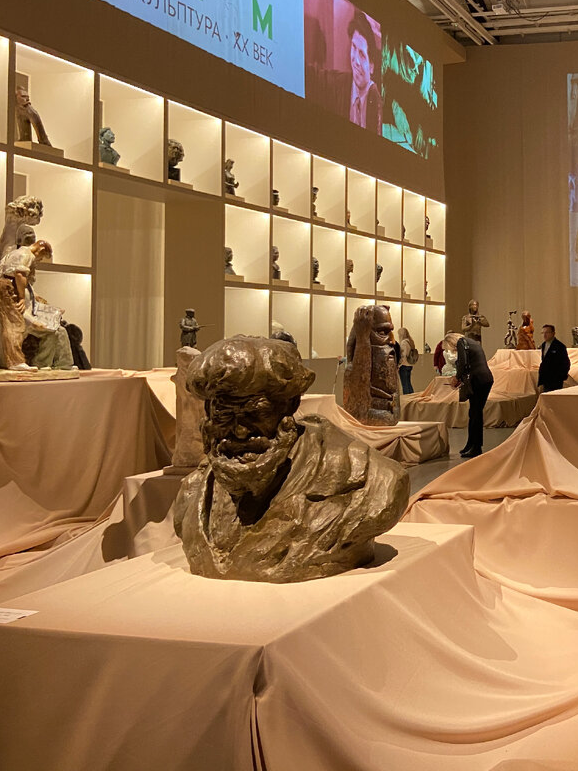 Шадр И.Д. Крестьянин. "Денежные мужики". Бюсты сделанные специально для воспроизведения на бумажных деньгах и почтовых марках.