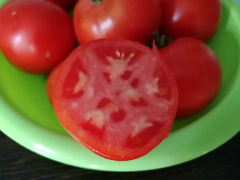 Помидор Монгольский карлик в разрезе