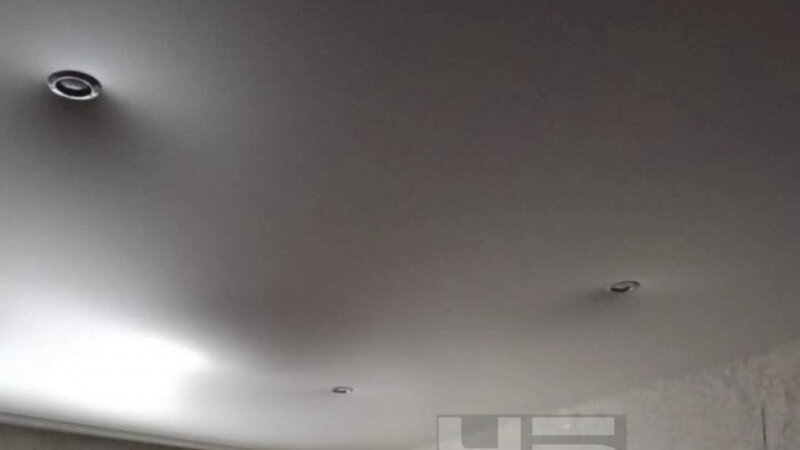     Последствия протекающей крыши в Новоалтайске "Черное и Белое Барнаул"