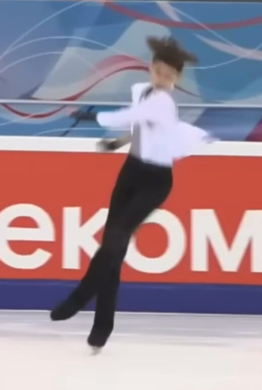 Приземление с тройного акселя.