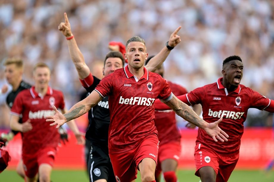  Так выглядит бельгийский клуб, выигравший "золото"  Чемпионата ))) 