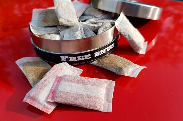 Снюс бывает разного цвета и вкуса но эффект один для всех. 