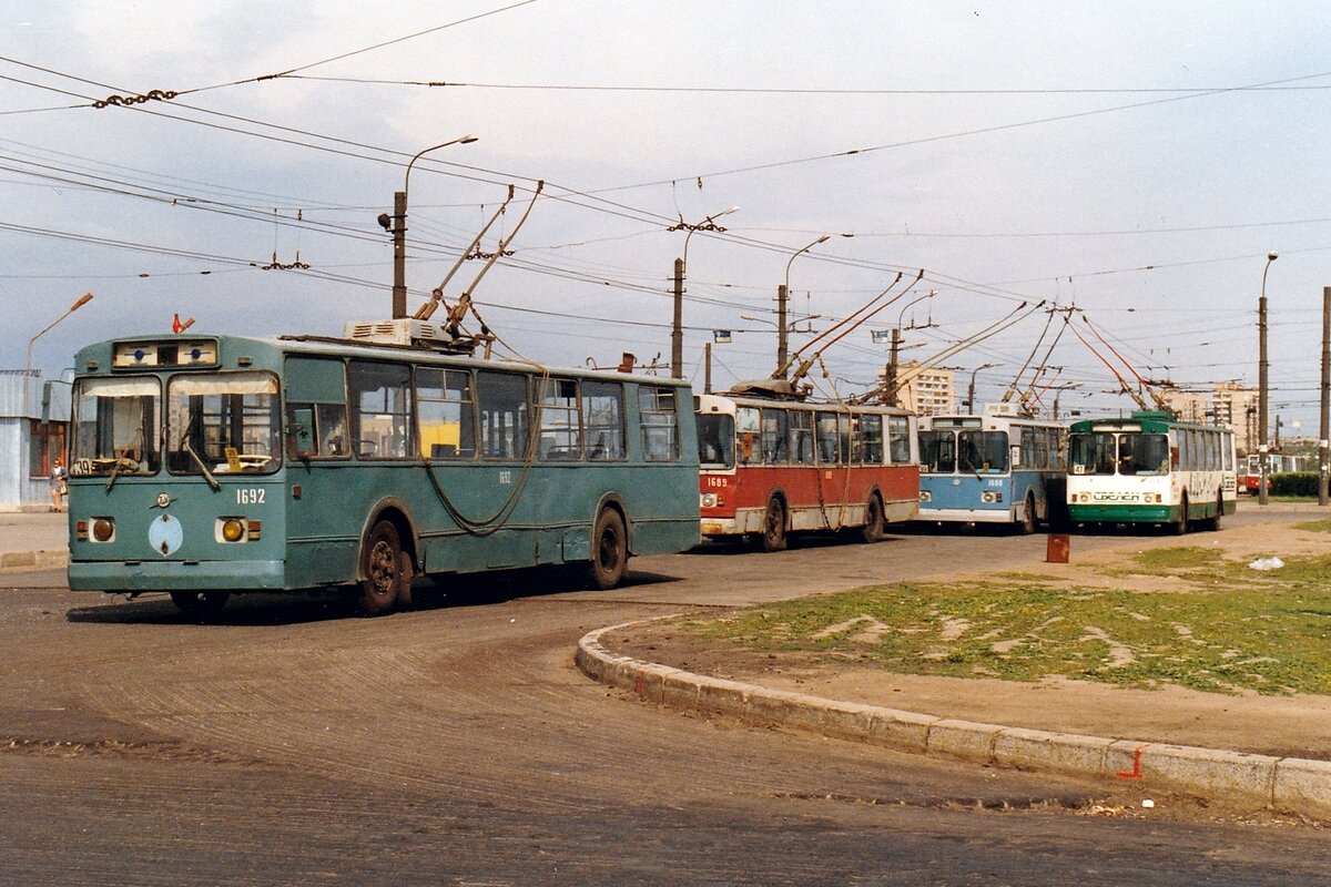 Прогулка по Санкт-Петербургу 1996 года. 14 снимков из середины девяностых |  Путешествия и всего по чуть-чуть | Дзен