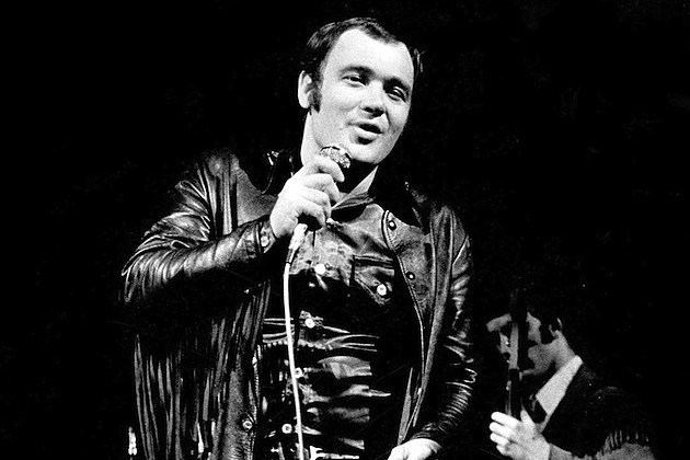 Дэвид Клейтон-Томас — канадский музыкант, певец и композитор, удостоенный премии «Грэмми», наиболее известный как ведущий вокалист американской группы Blood, Sweat & Tears.