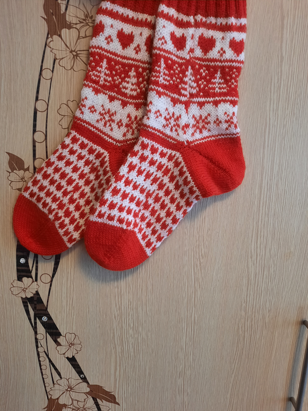 Вязаные носки «Рождественские»
