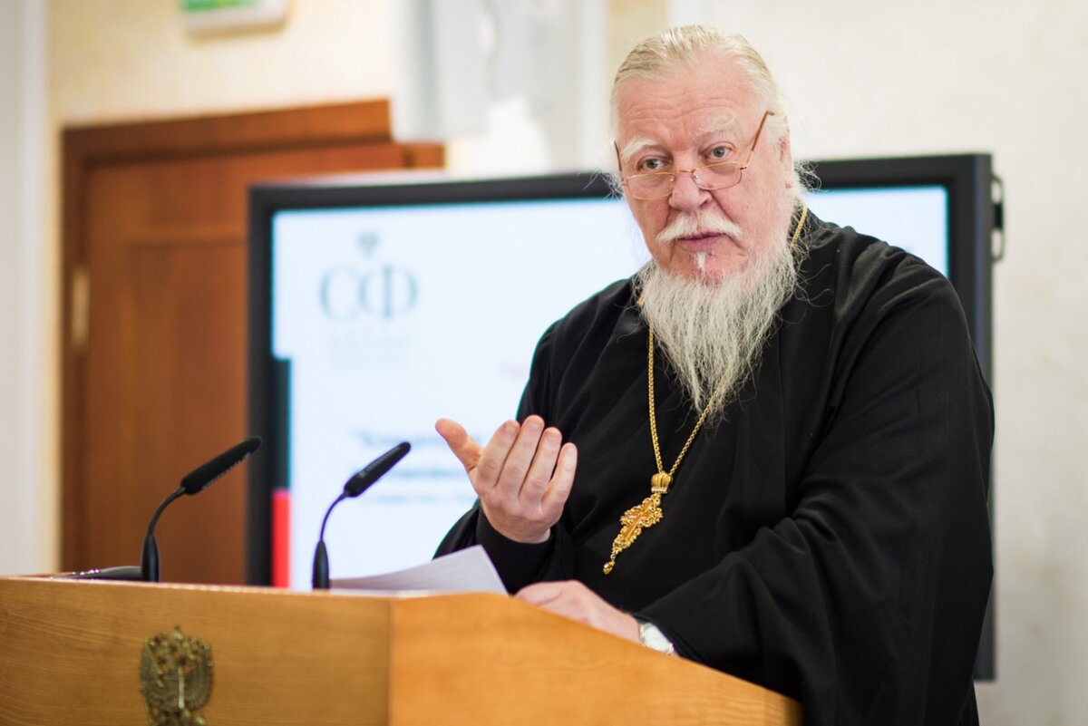 Ныне покойный протоиерей Димитрий Смирнов.