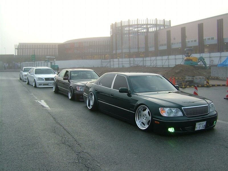 Тойота Краун якудзы. Якудза Тойота Кроун. Toyota Crown s150 stance. Toyota Crown s130 стенс.