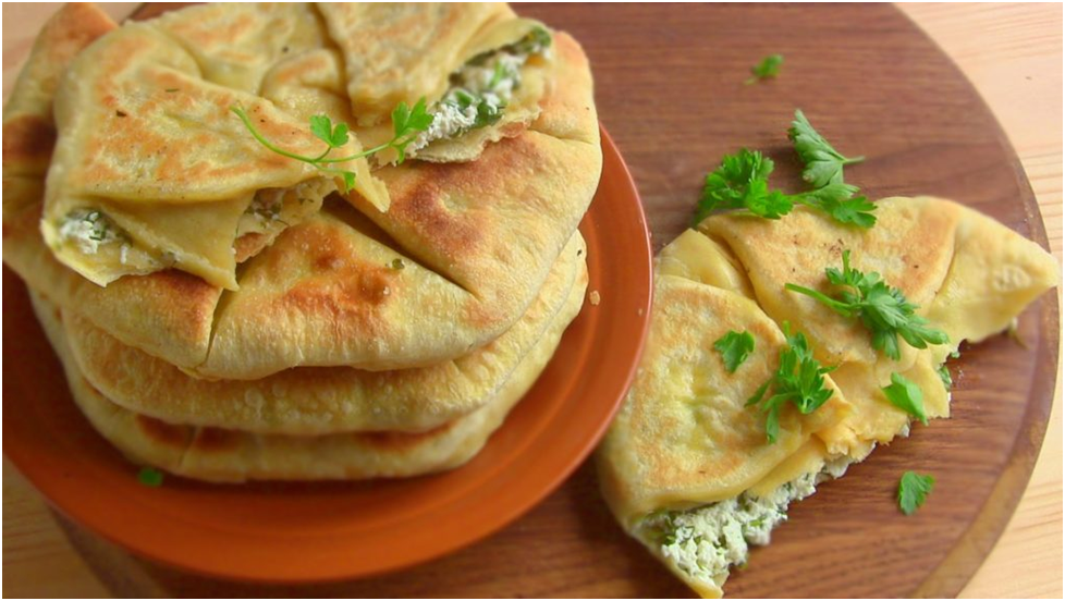 Молдавские плацинды с творогом и зеленью