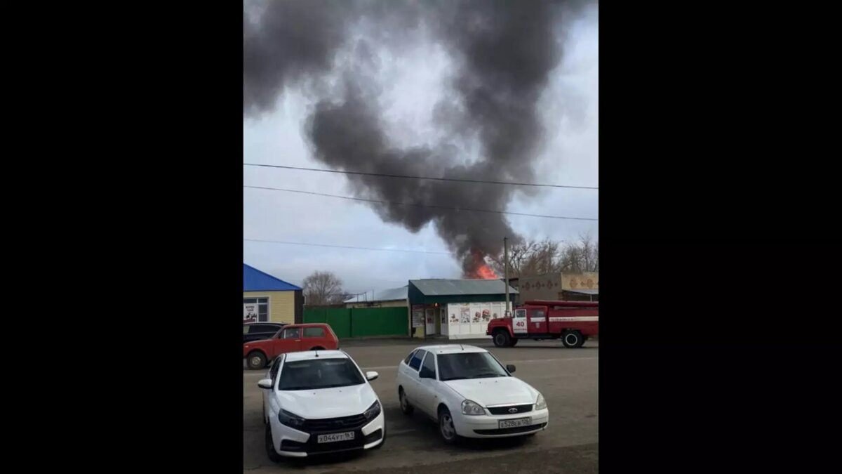     О пожаре на одной из улиц Ипатово сообщили очевидцы в социальных сетях.