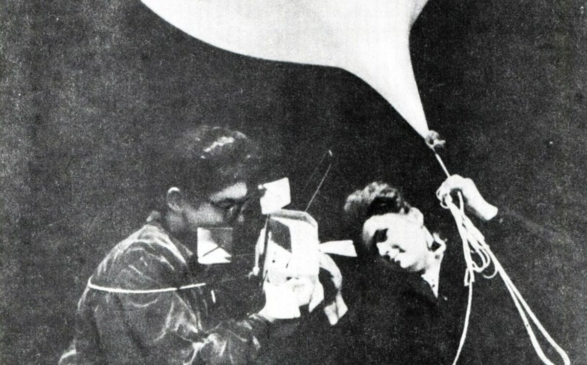 Московский большой театр 20 век. Радиозонд 1930. Лыжники 1920е годы. Постановление вкпб о темпе коллективизации. 30 января 1930 г.