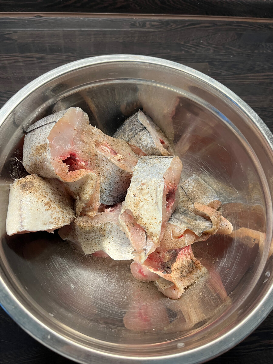 Нарезанная пикша 