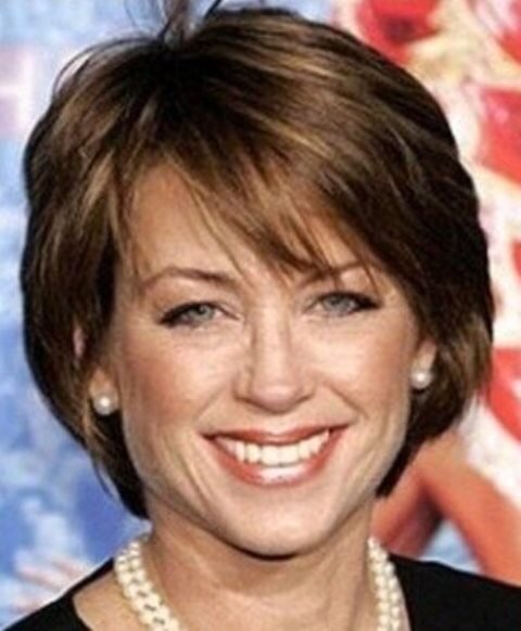 Прическа на средние волосы