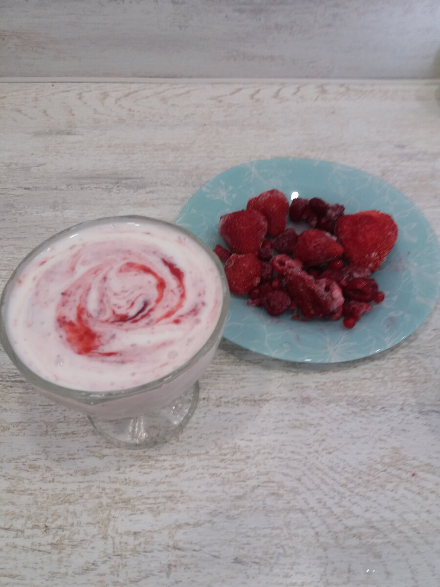 Йогурт/закваска с клубникой