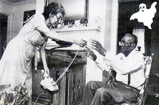 Чета Уинстон. Привидение - это уже моя отсебятина. Но кто знает?