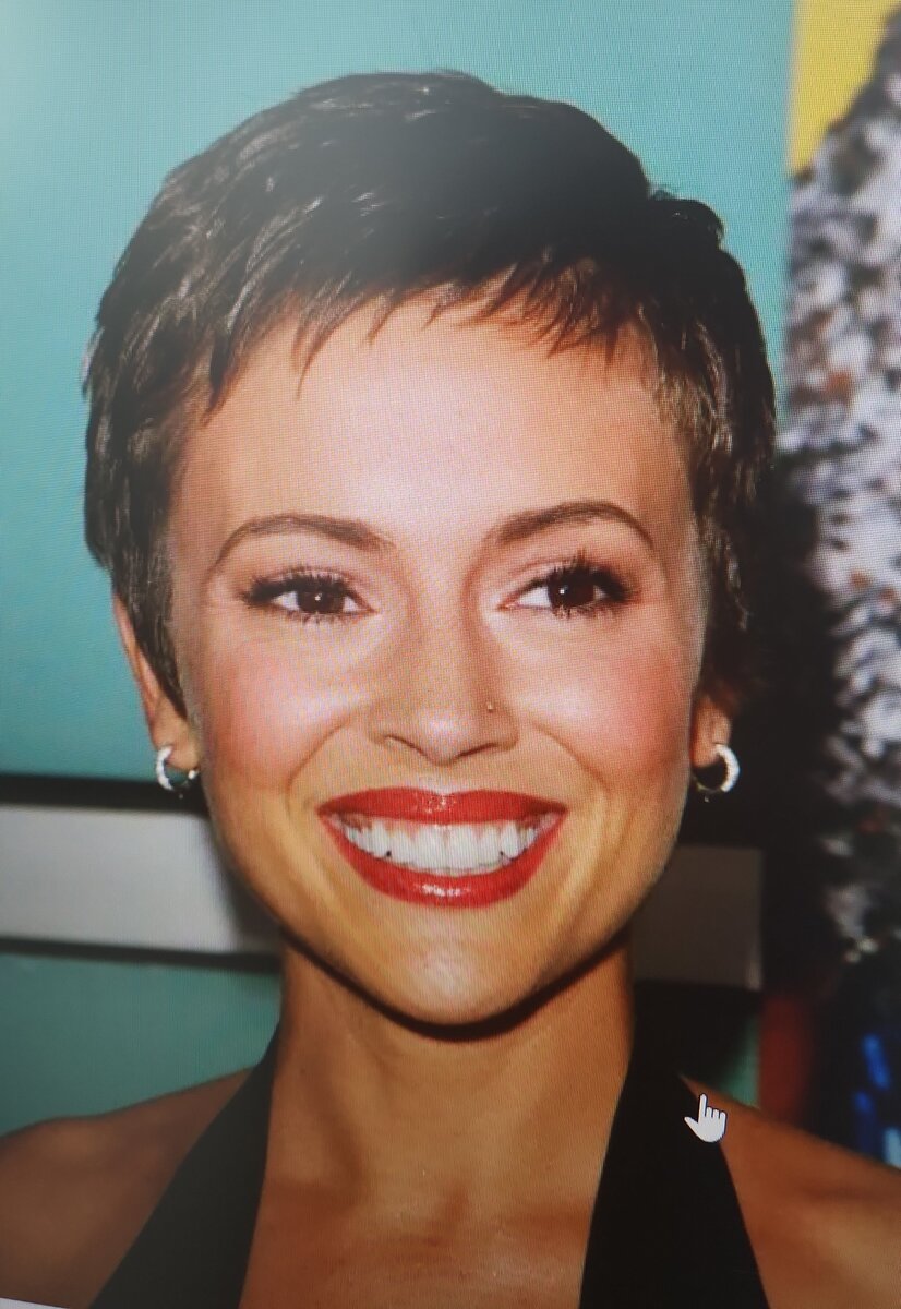 Алиса Милано