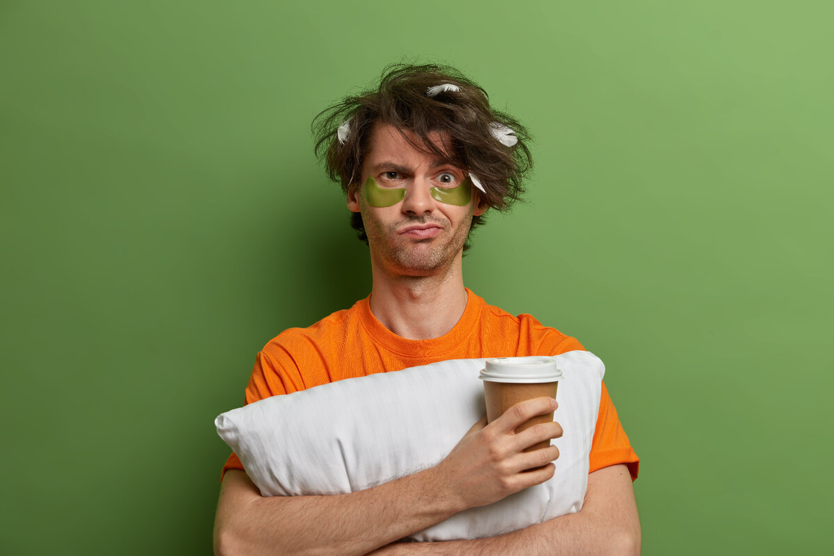 Вы с утра, если будете пить кофе или работать перед сном