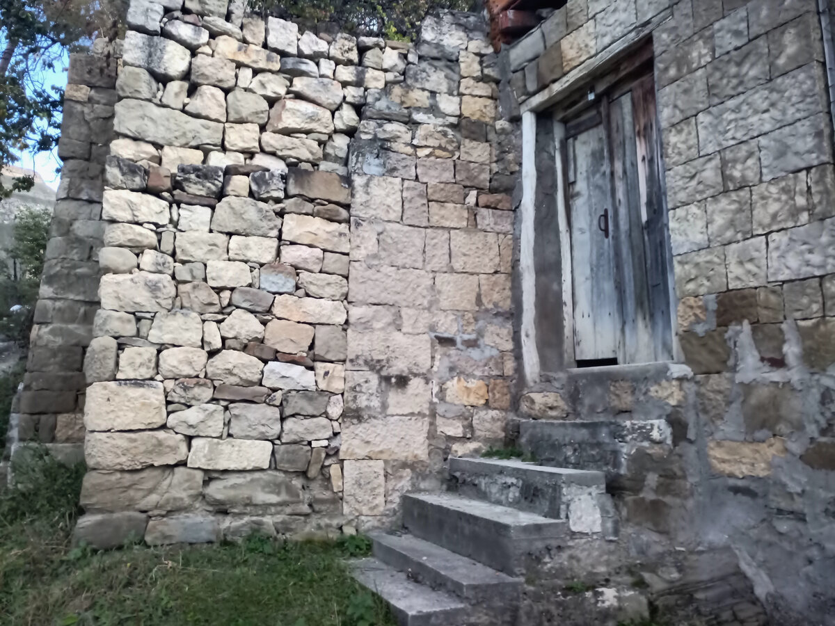                  Чох и дальше.