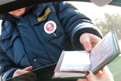 Что нужно знать при общении с сотрудником ГИБДД: выделил несколько важных моментов