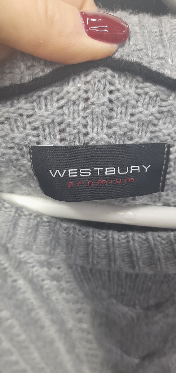 Как видим, это премиальная линейка немецкого бренда Westbury.Состав более чем  привлекательный, 40%шерсти, 30 %вискозы и даже 5%кашемира положили!Должен хорошо греть своего хозяина. Новый, бери и носи, что называется!